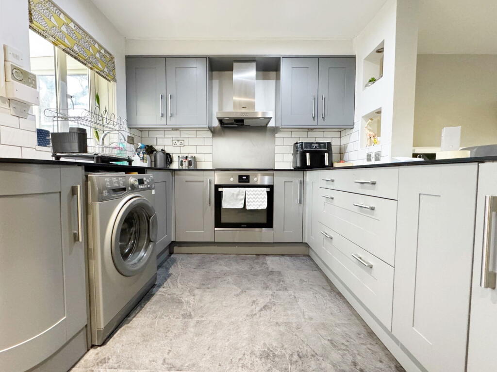 Broadridge Close, Newton Abbot, TQ12 1YE photo 3