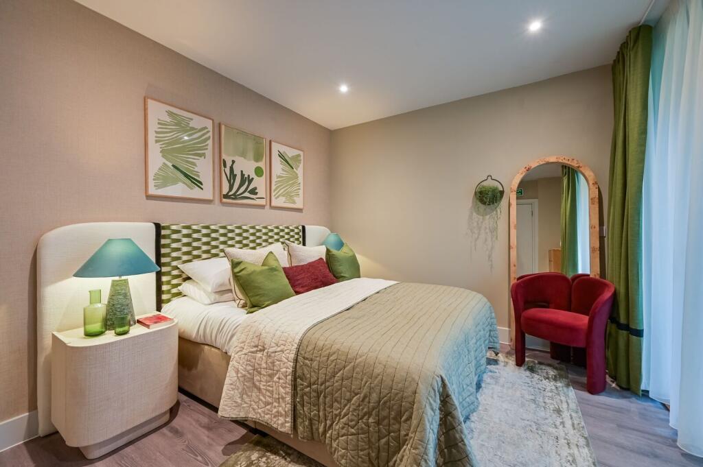 Apartment in London - View 3