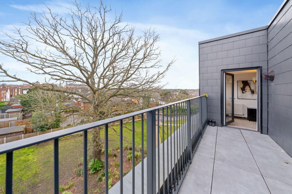 Halcyon Place, Brentwood, Essex, CM14 photo 2