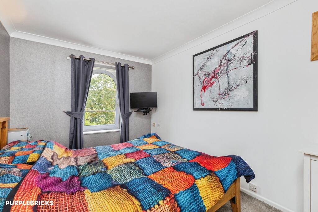 Apartment in Torquay, Torbay - View 2