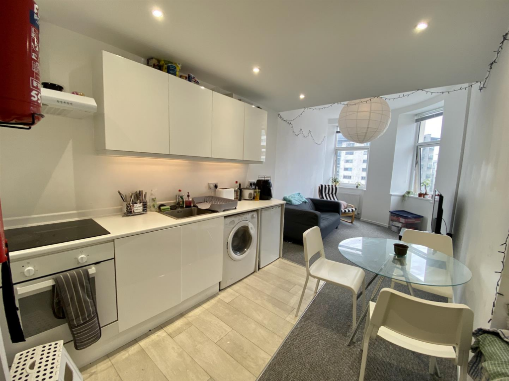 Apartment in Plymouth - View 4