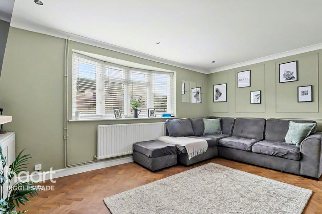 Swansholme Gardens, Sandy photo 4