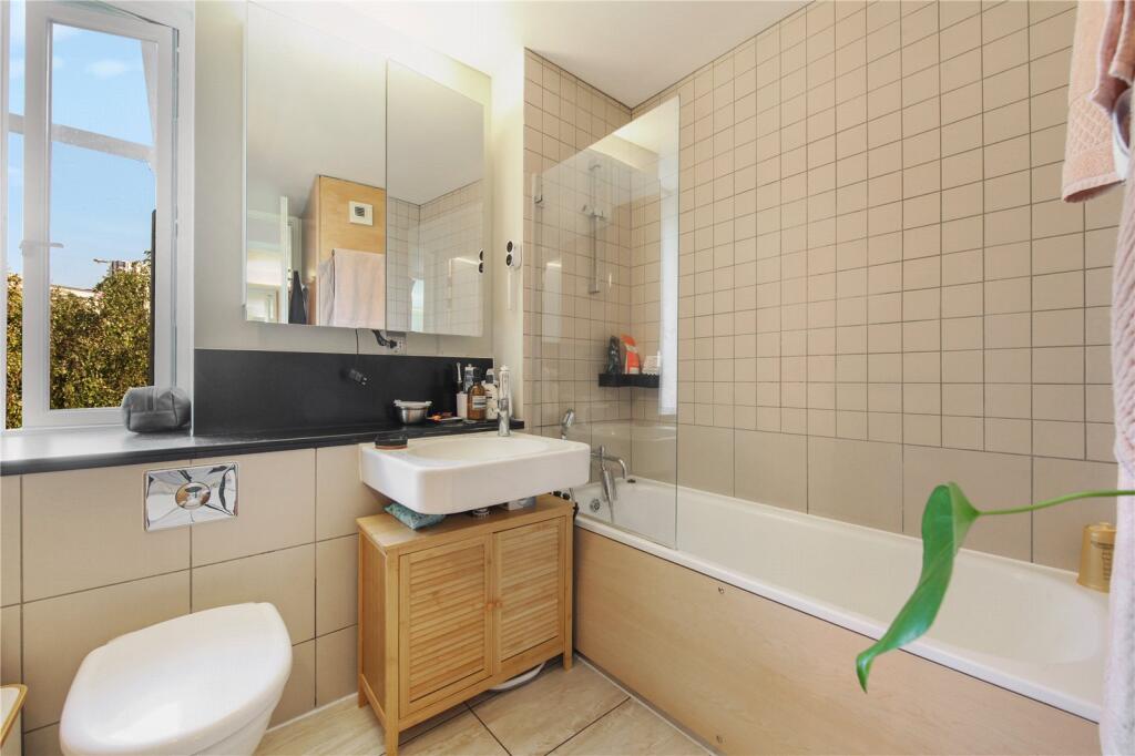 Apartment in London - View 5