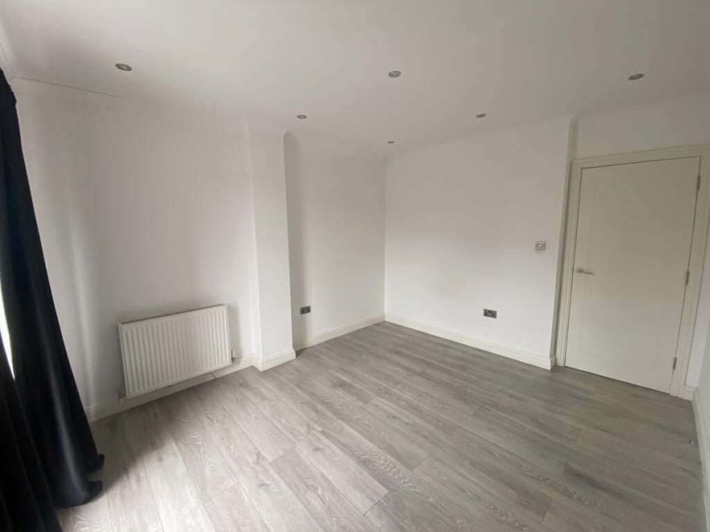 Apartment in Epsom and Ewell, Epsom - View 5