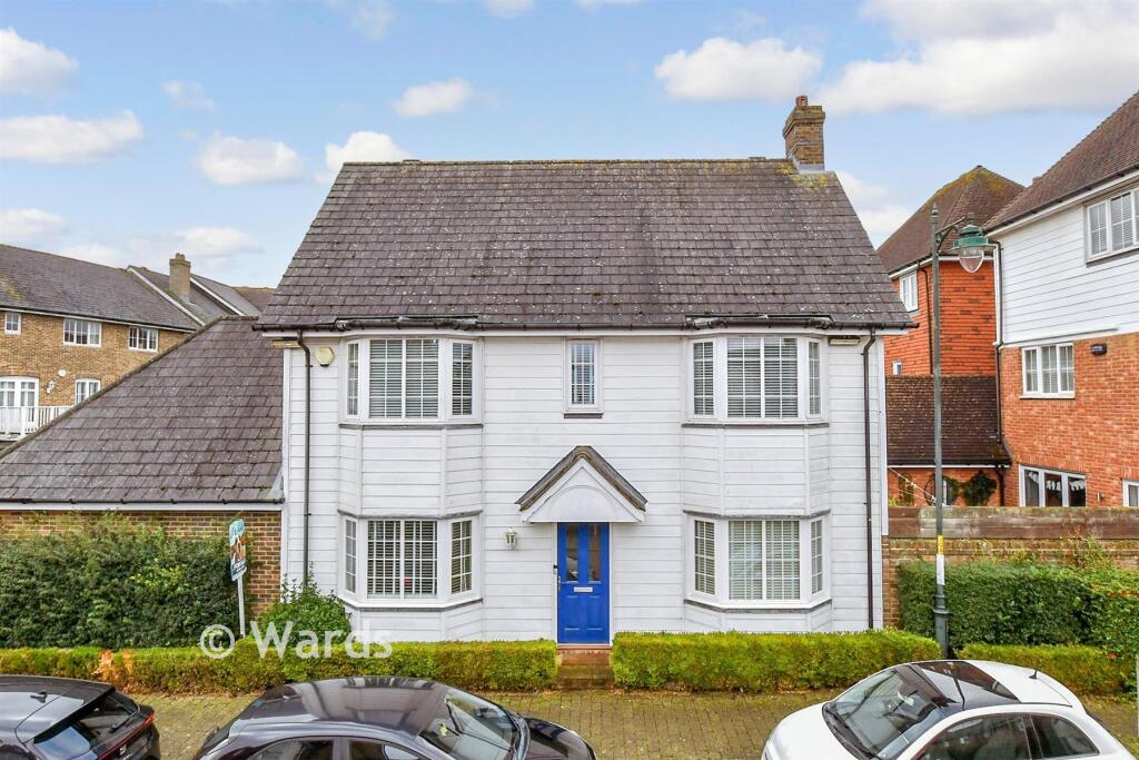 4-bed detached on Queen Street, Kings Hill, West Malling, Kent, £550,000