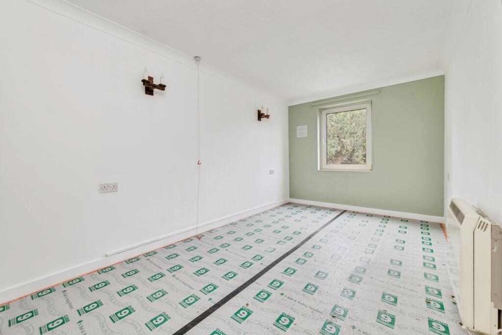 Apartment in Redhill - View 5