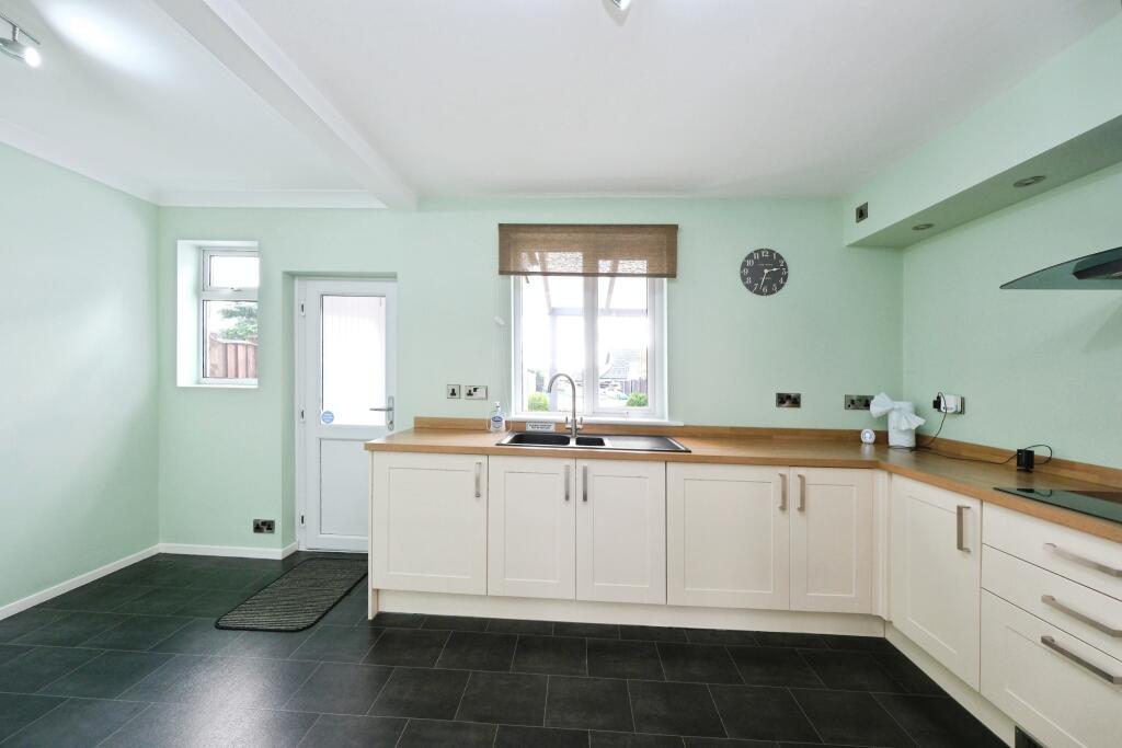 House in Ashfield, Hucknall - More