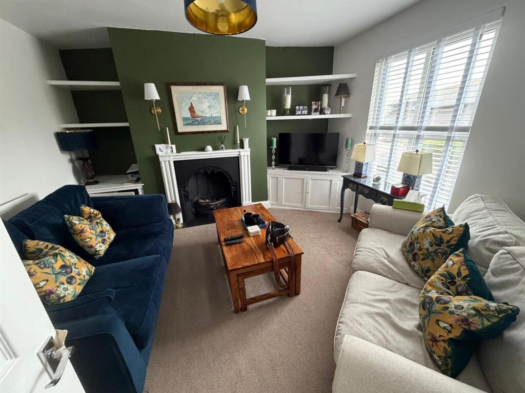 Apartment in Southampton - View 3