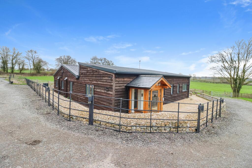 bidwells - shipton barns (17).JPG