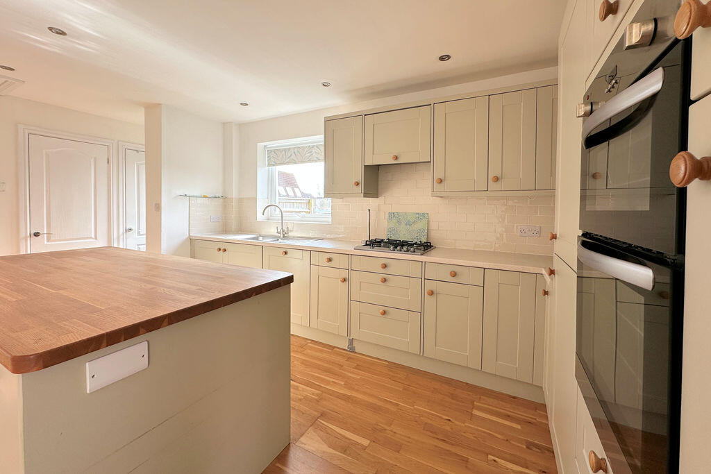 House in Fareham, Hampshire - View 6