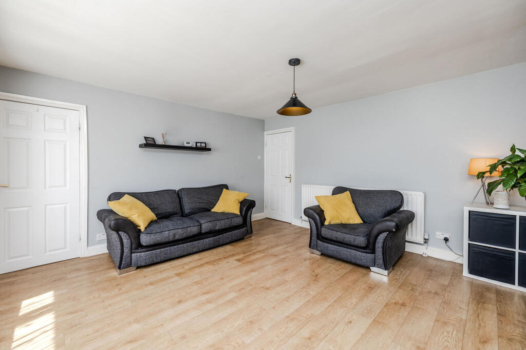 House in North Tyneside, Monkseaton - More