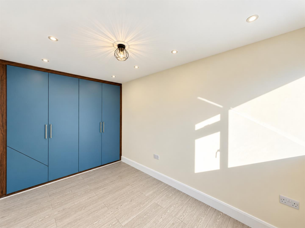 House in Twickenham - View 4
