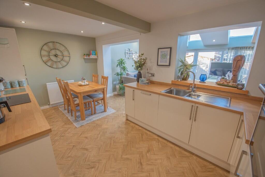 House in Bradford, Steeton with Eastburn - View 5