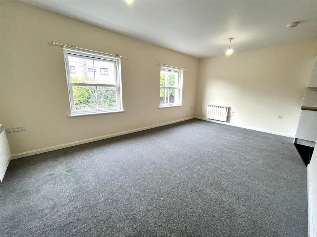 Apartment in Truro, Cornwall - View 2