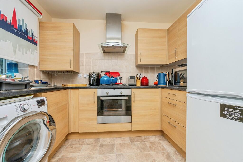 Woodgate Close, Redditch photo 4