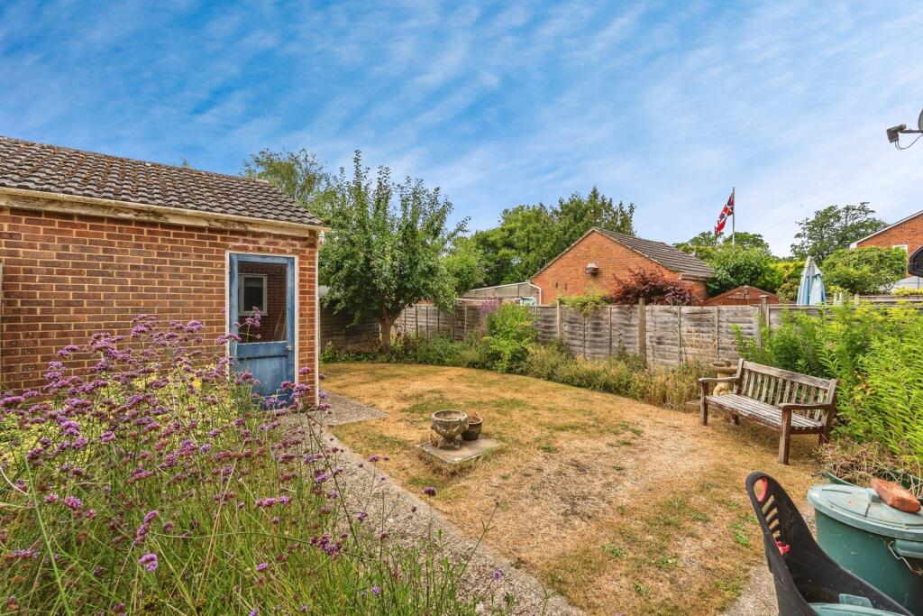 Tavells Lane, SOUTHAMPTON, Hampshire, SO40 photo 4