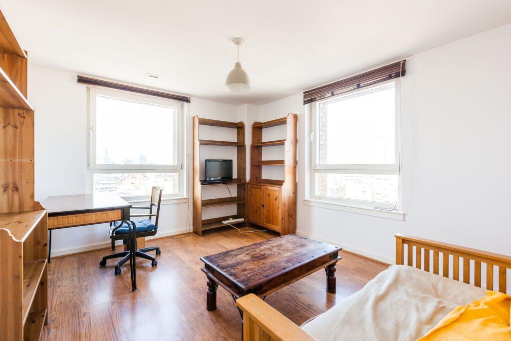 Winterton House, Deancross Street, Shadwell, London, E1 photo 2