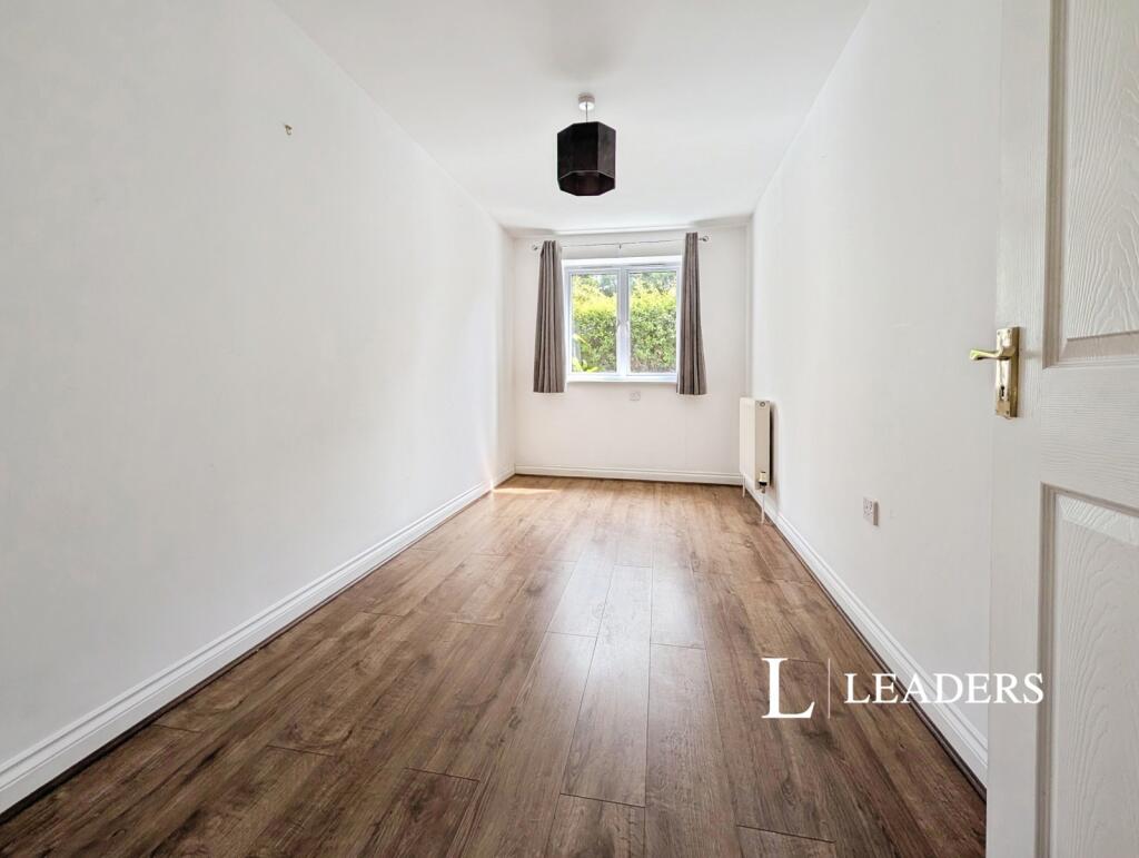 Apartment in Southampton - View 5