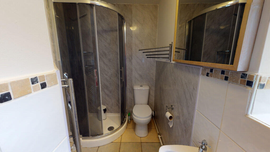 6 bedroom house for rent