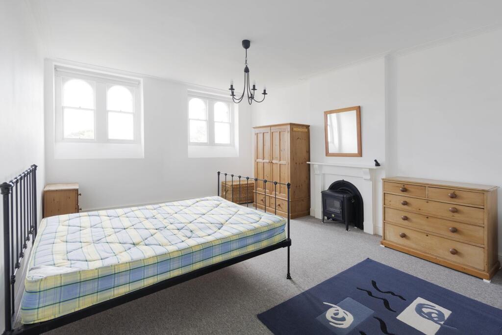Apartment in Bristol - More