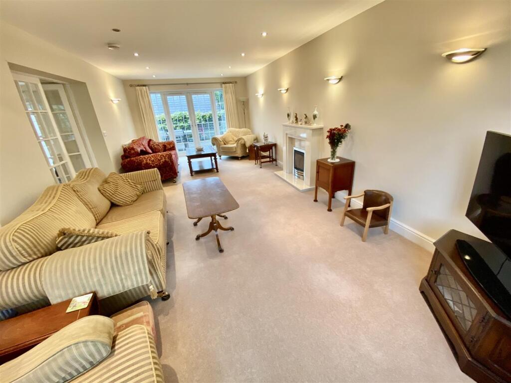 House in Newport - View 5