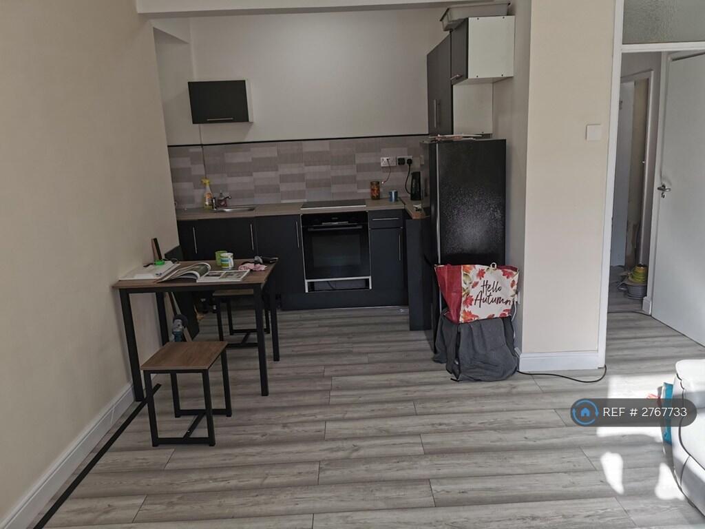 Main image of property: Commercial Rd Machen, Caerphilly, CF83