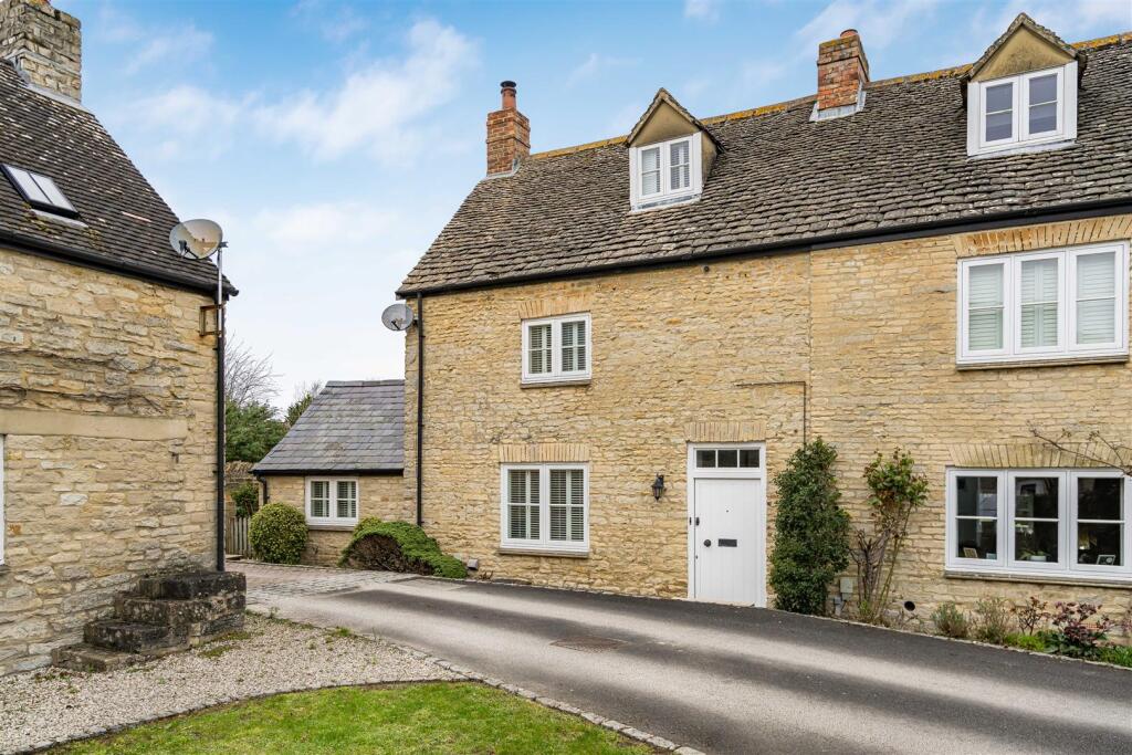 Main image of property: Oxford Court, Weston-On-The-Green, Bicester