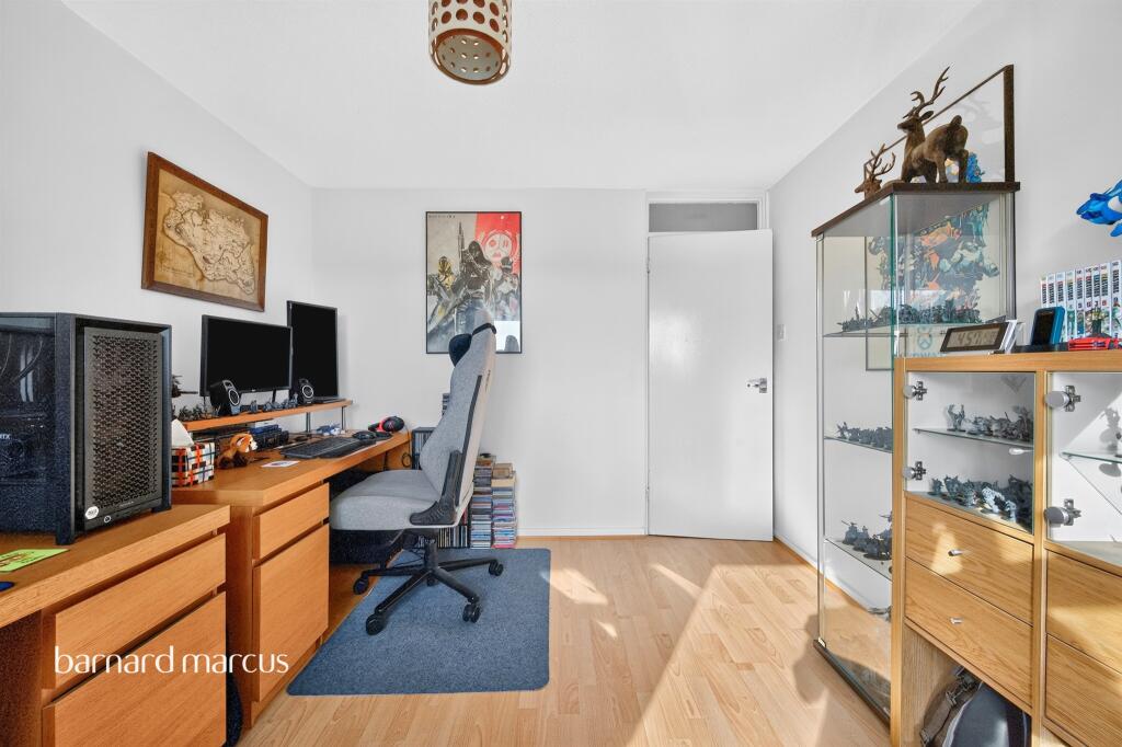 Apartment in Kingston upon Thames - View 5