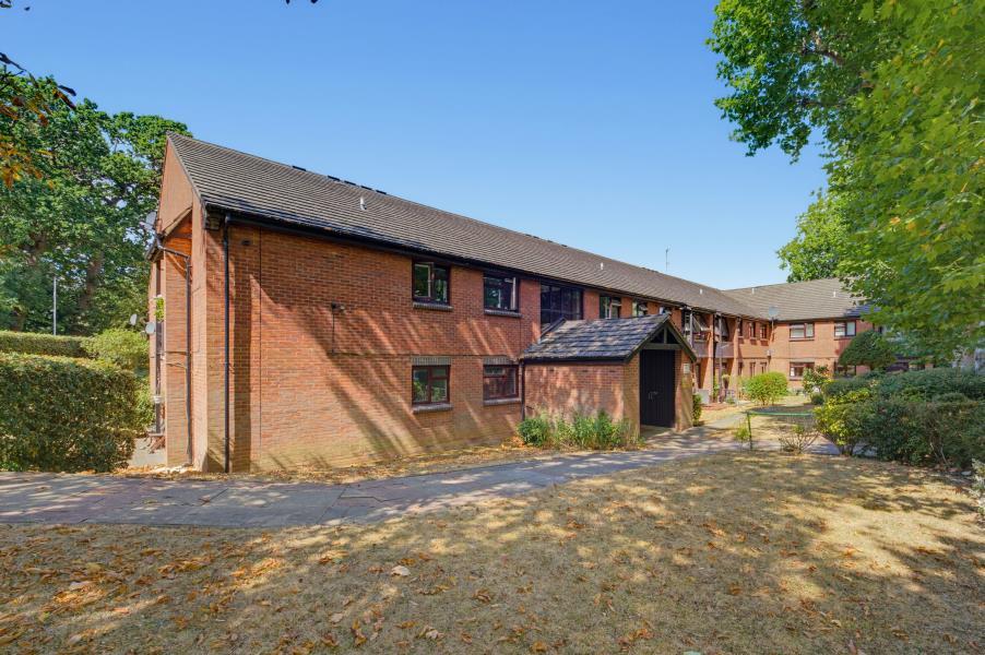 Main image of property: Queens Walk, W5