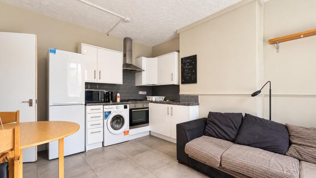 Main image of property: Triangle place, London, England, SW4