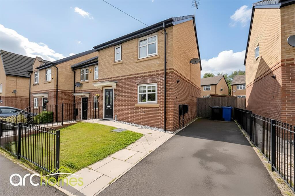 Main image of property: Gibfield Park Avenue, Atherton, Manchester