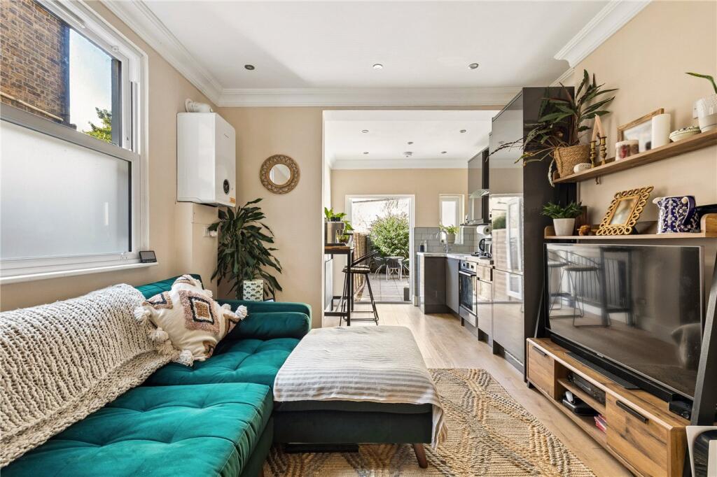 Apartment in London, Collier's Wood - View 5