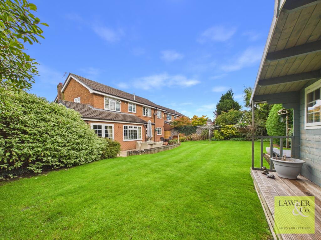 Siddington Road, Poynton, Stockport, Cheshire, SK12 1SX photo 2