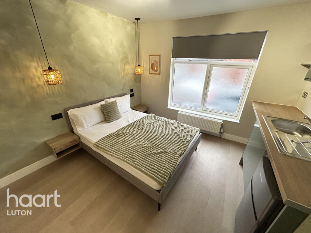 Main image of property: High Town Road, LUTON