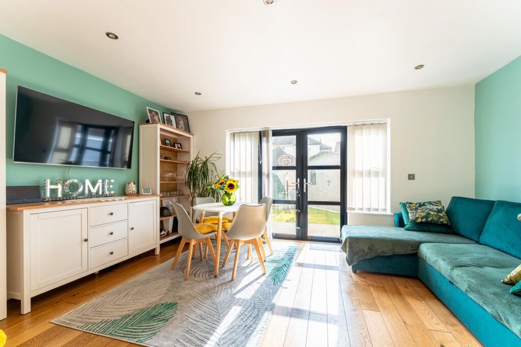 Leaphill Road, Bournemouth, BH7 - View 4
