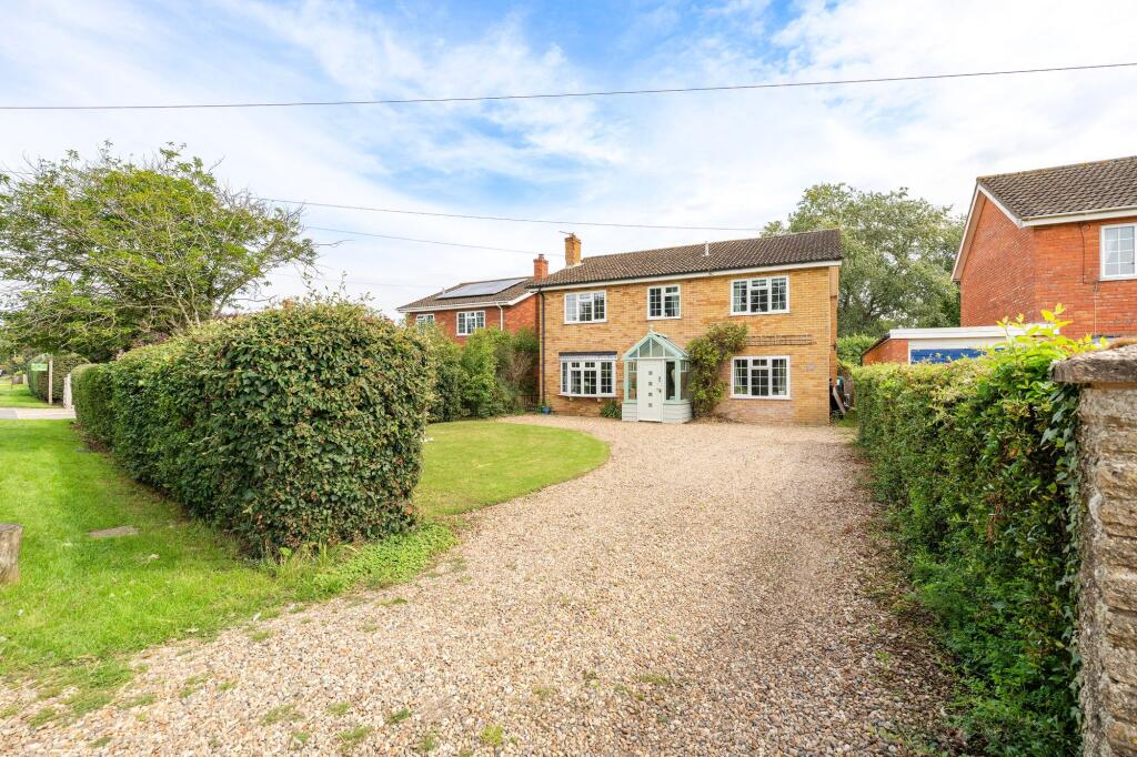 6 bed detached - Alburgh Road, Hempnall image 4