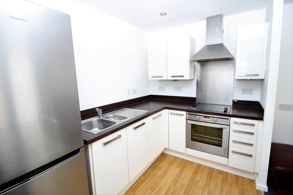 Apartment in Sheffield, South Yorkshire - More