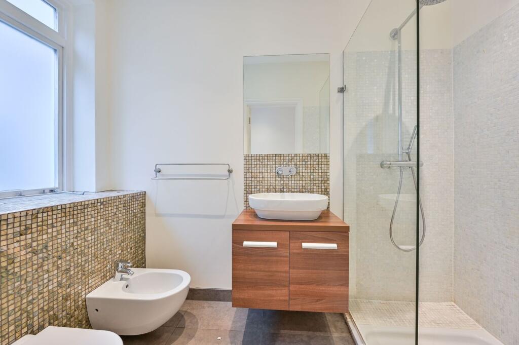4 bedroom flat for rent