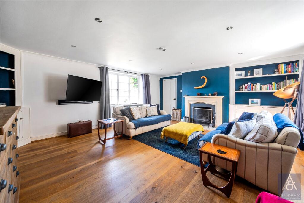 House in Milton Keynes, Buckinghamshire - View 3