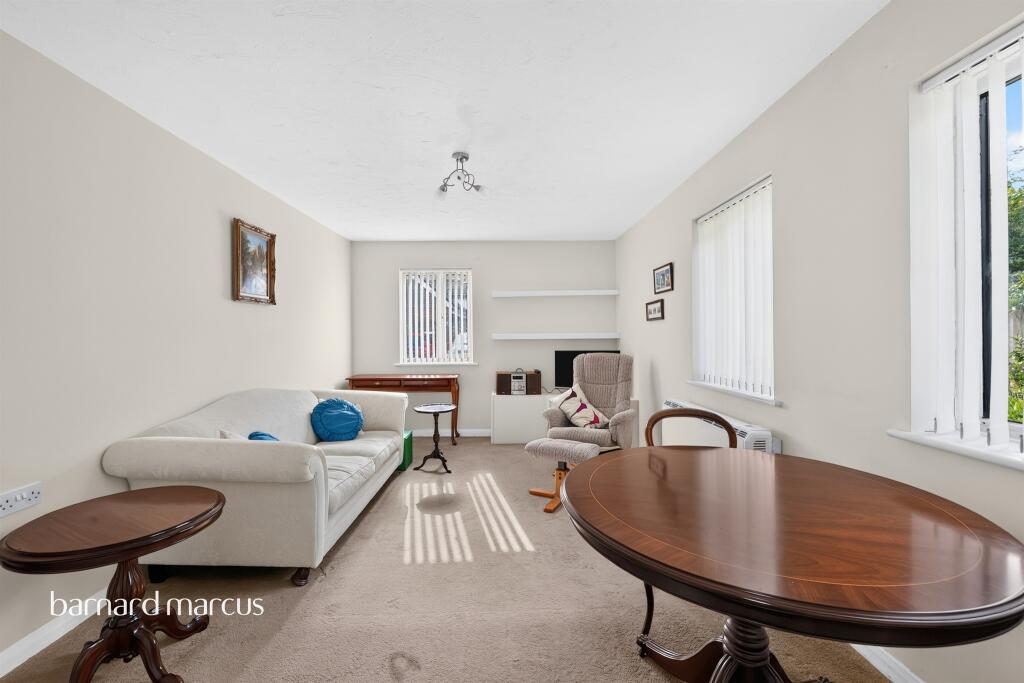 Apartment in Redhill - View 5