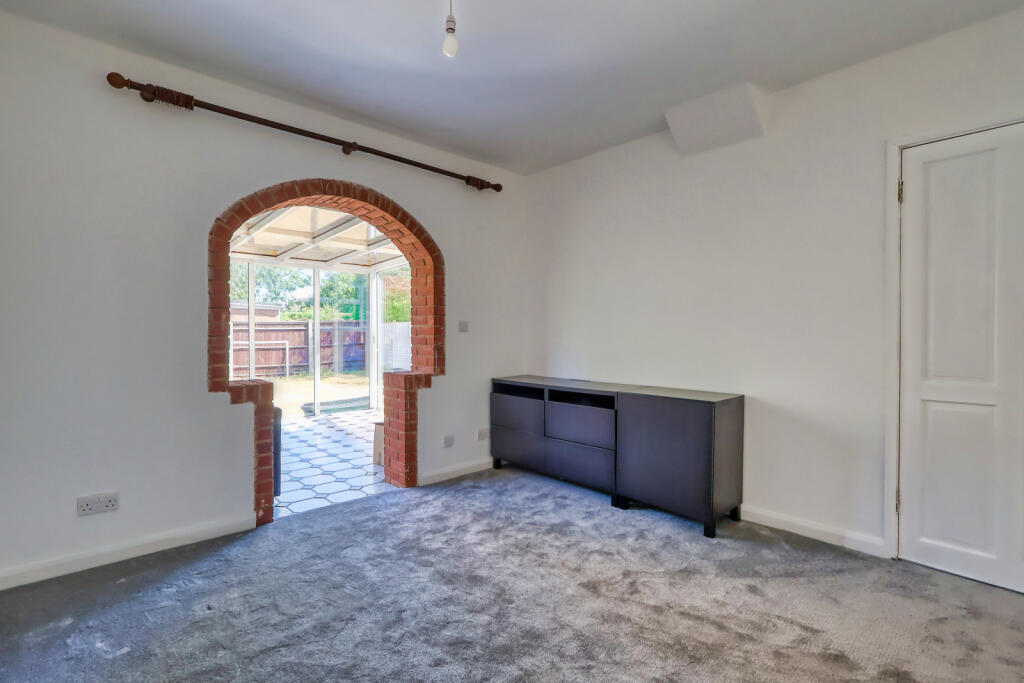 House in Lane End, Buckinghamshire - View 5