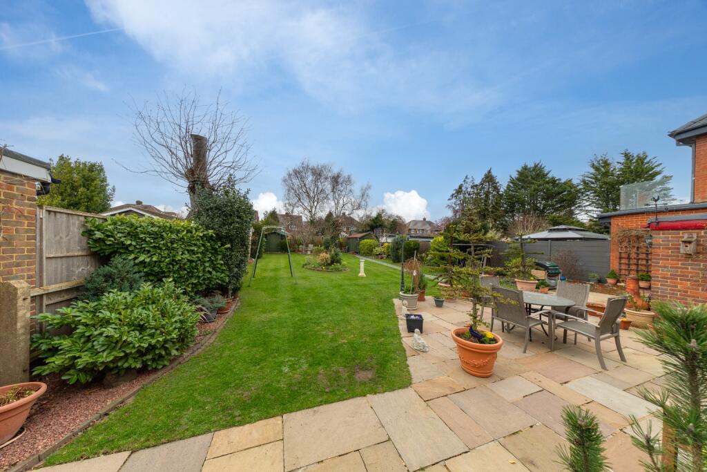 House in Luton - View 2