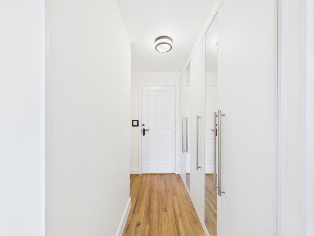 House in Horsham, Broadbridge Heath - View 5