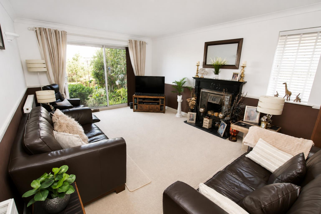 House in Reading, Tilehurst - View 2