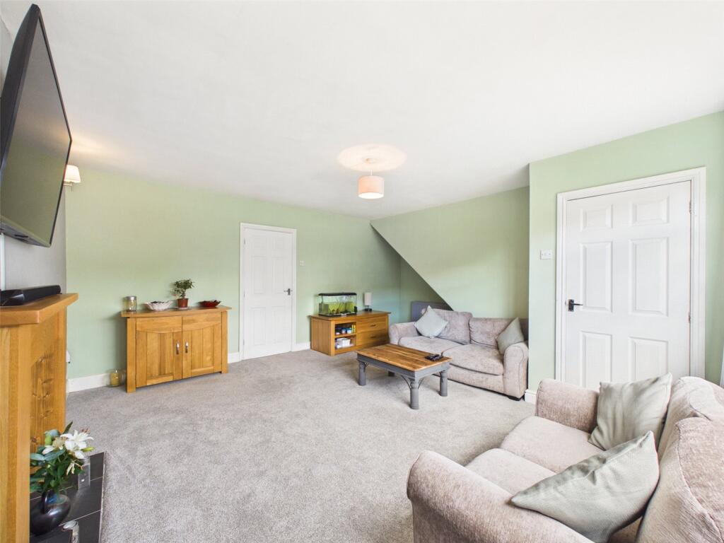 House in Gloucester - View 2