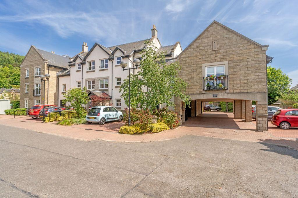 Main image of property: 33 Venlaw View, Innerleithen Road, Peebles, EH45 8FB