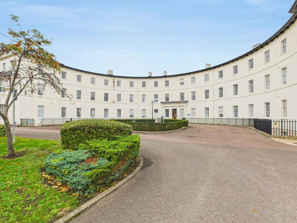 Main image of property: The Crescent, Gloucester
