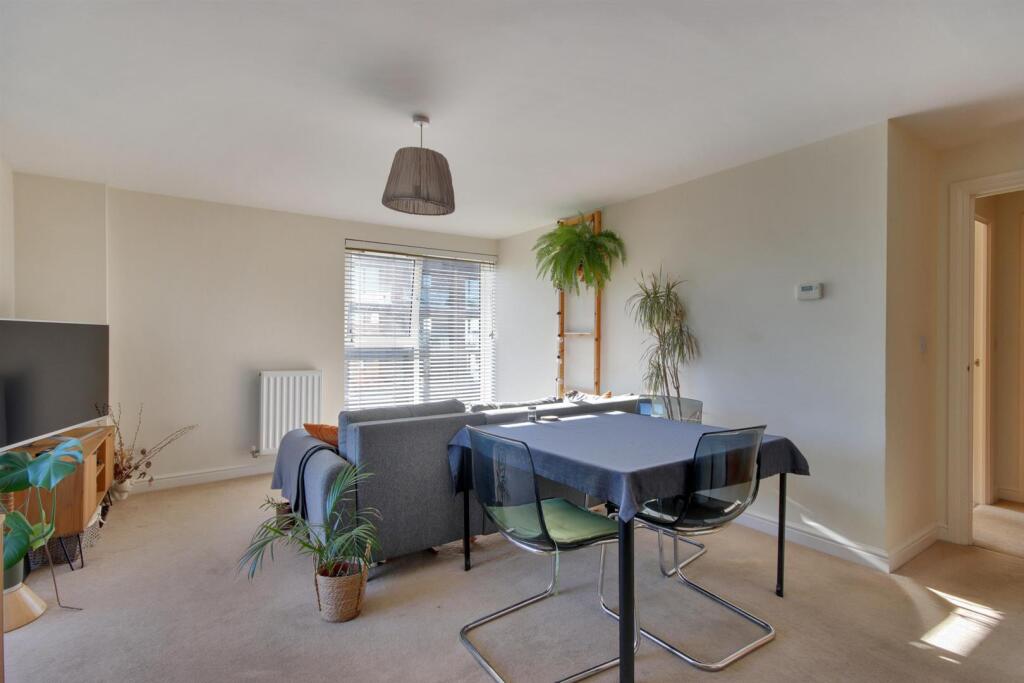 Apartment in Tonbridge - View 5