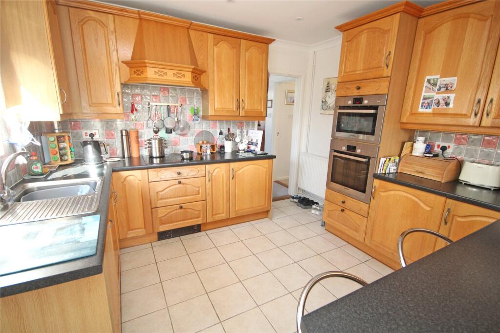 Purbeck Road, Barton on Sea, New Milton, Hampshire, BH25 photo 3
