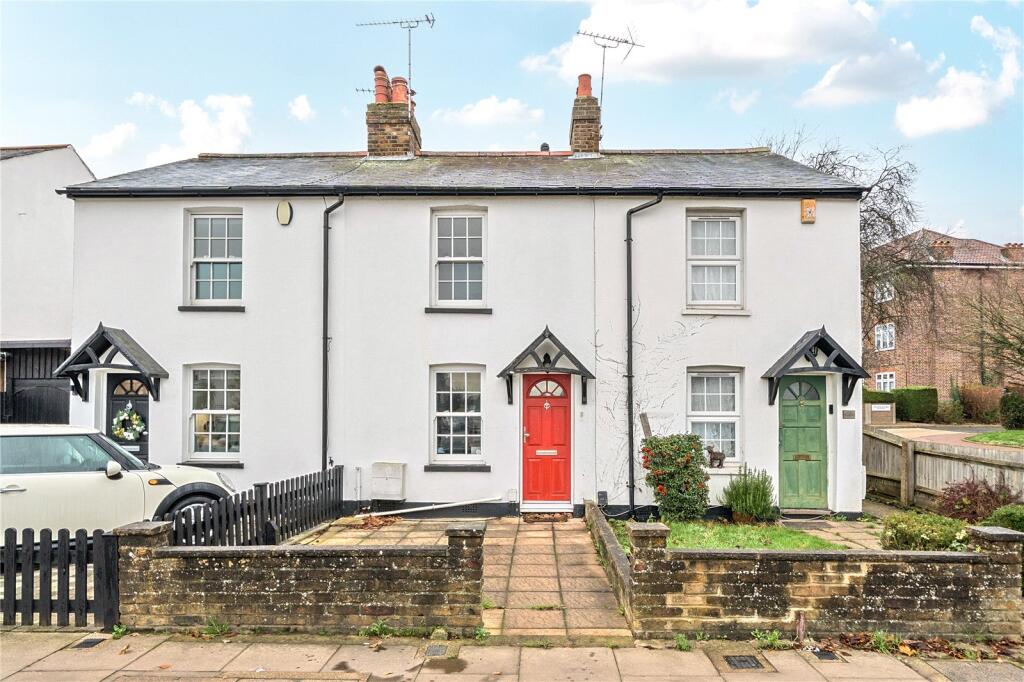 Main image of property: Chase Road, Oakwood, London, N14